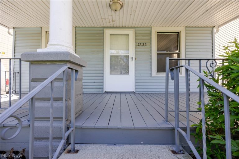 12322 Imperial Avenue, Cleveland, OH - Photo 3