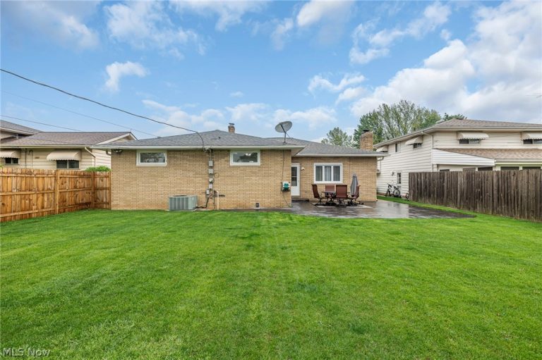 12017 Denver Drive, Parma Heights, OH - Photo 6