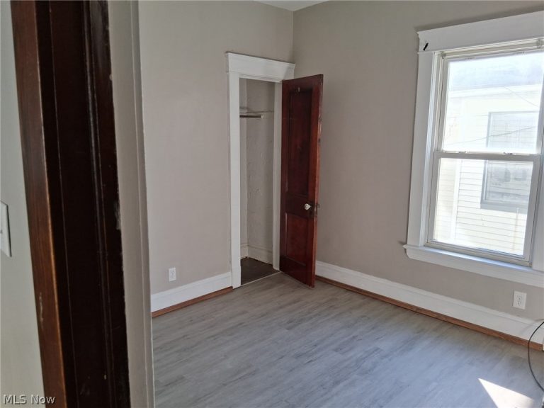 930 Evangeline Road, Cleveland, OH - Photo 8