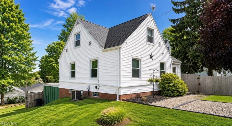 375 Huston Street, Barberton, OH - Photo 3