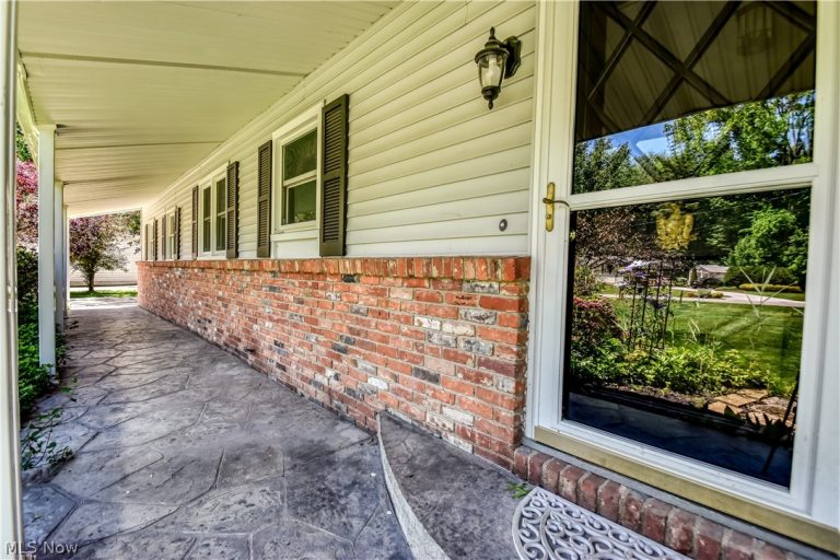 9412 Beaver Creek Drive, Mentor, OH - Photo 5