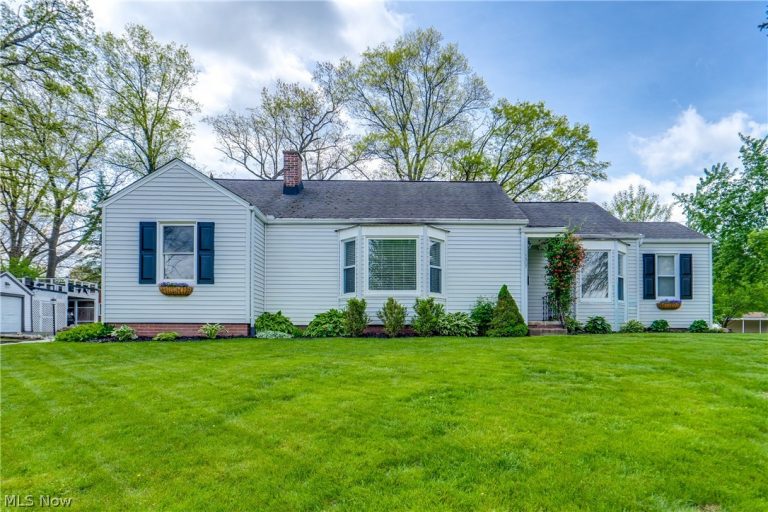1307 Plymouth Street, Massillon, OH - Photo 2