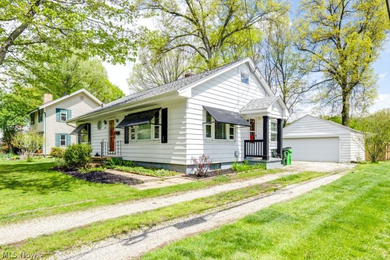 3569 Elm Road, Stow, OH - Photo 2