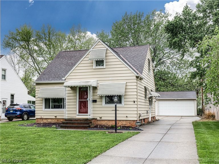 6932 Greenleaf Avenue, Parma Heights, OH - Photo 2