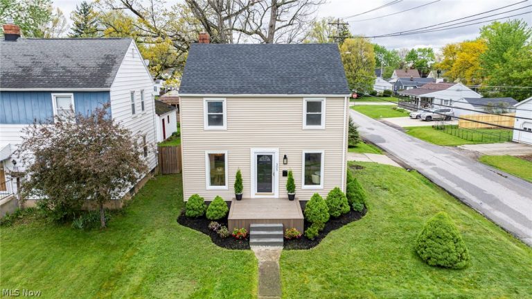 305 Hayes Avenue, Cuyahoga Falls, OH, 44221