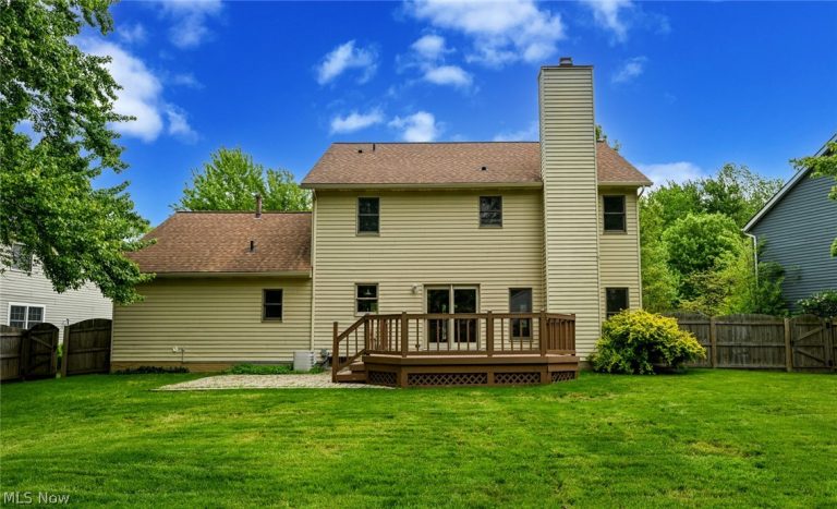 8460 Old Post Road, Olmsted Falls, OH - Photo 5