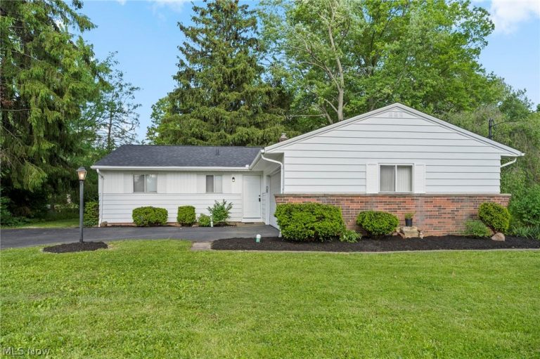 6389 Barton Road, North Olmsted, OH, 44070