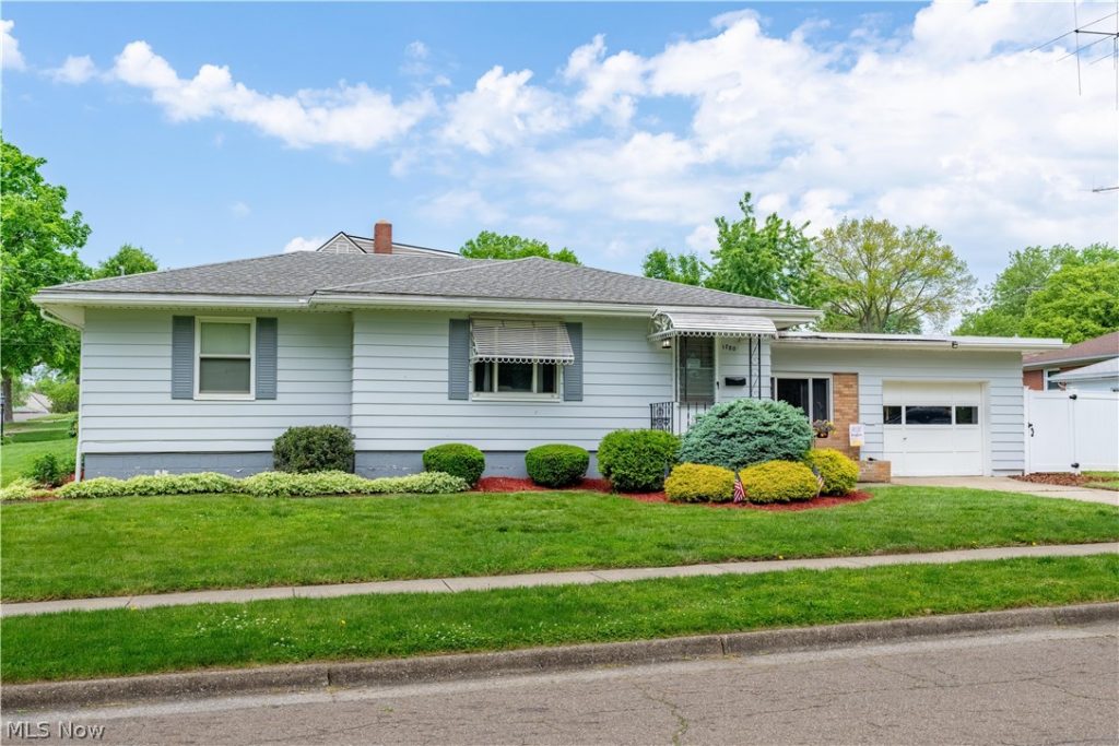 1780 Evergreen Avenue, Akron, OH