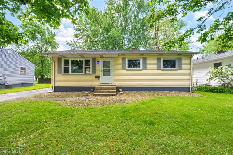 1793 Lealand Avenue, Poland, OH - Photo 2
