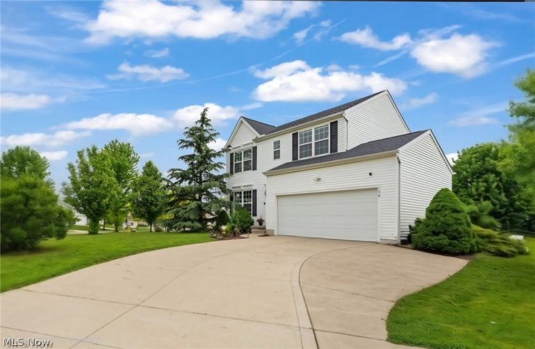 198 Gatwick Grove Circle, Wadsworth, OH - Photo 2