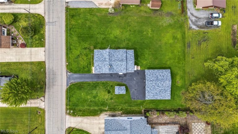 2131 Overland Avenue, Warren, OH - Photo 3