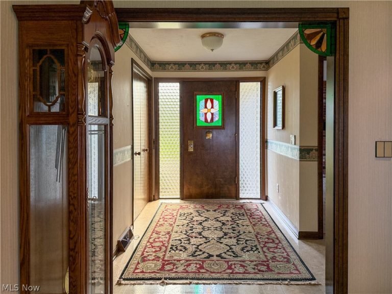 3516 Meadowbrook Drive, Lorain, OH - Photo 2