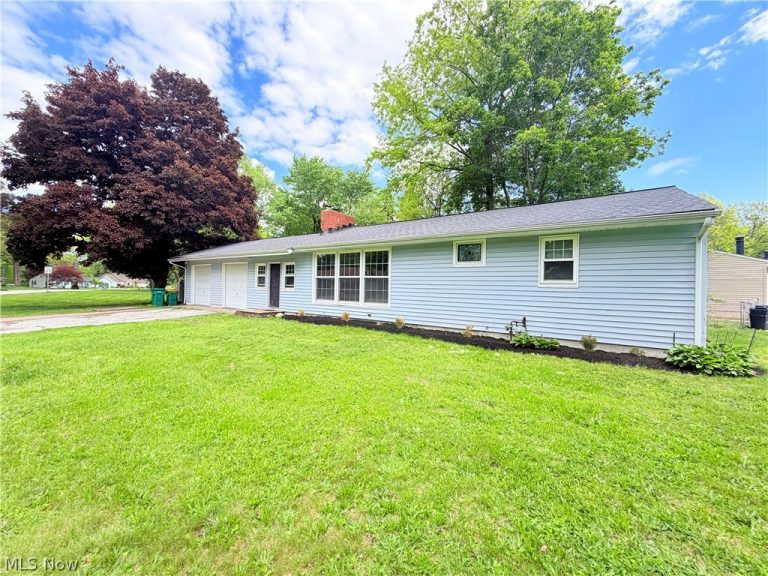 8803 Spring Valley Drive, Mentor, OH - Photo 6