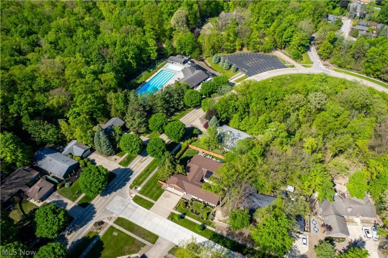 12674 Moss Point Road, Strongsville, OH - Photo 5