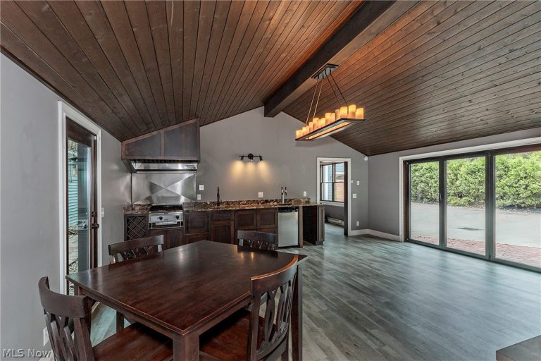 1 Deerfield Drive, Chagrin Falls, OH - Photo 4
