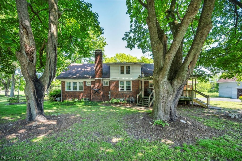 1539 Greensburg Road, Uniontown, OH