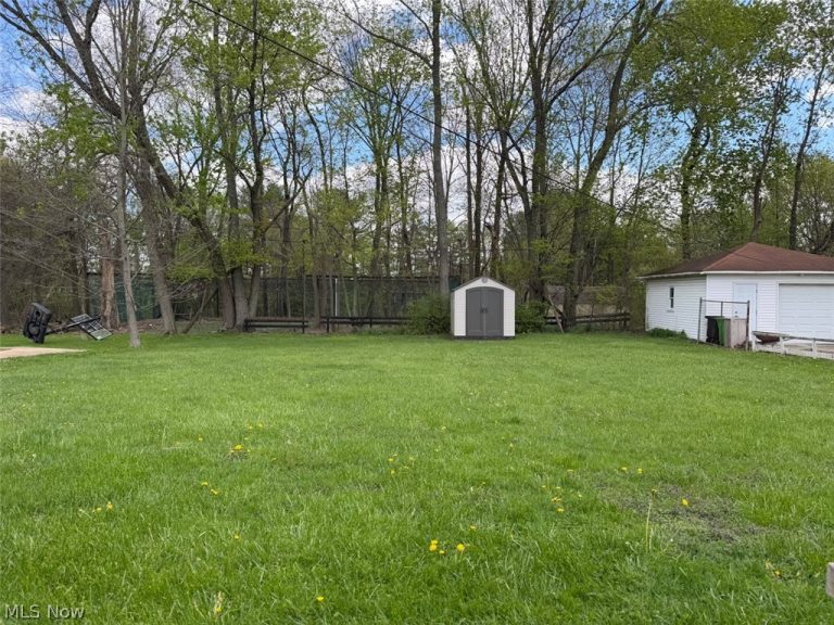 1290 Parkway Boulevard, Alliance, OH - Photo 8