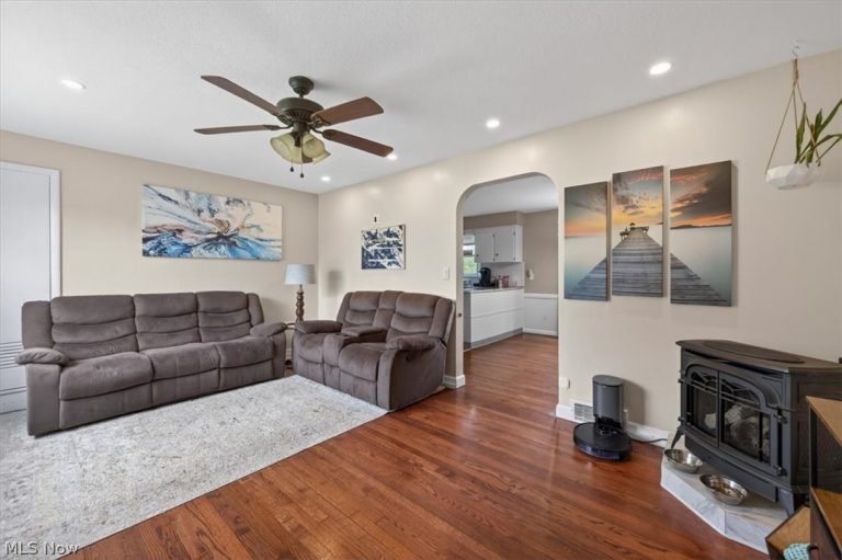 437 Wilson Avenue, Girard, OH - Photo 8