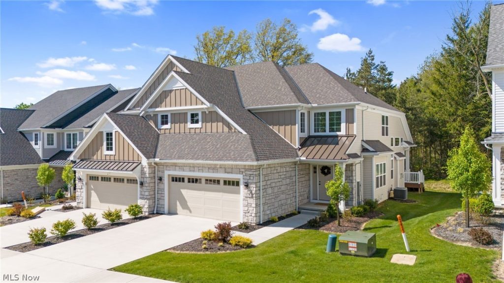 123 Town Centre Drive, Broadview Heights, OH