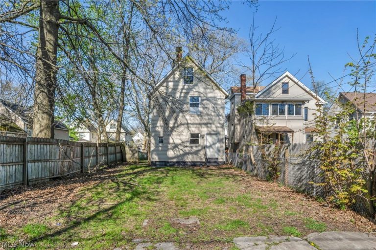 2049 85th Street #UP, Cleveland, OH - Photo 3