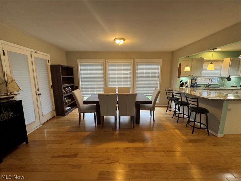 2545 Buckhurst Drive, Beachwood, OH - Photo 4
