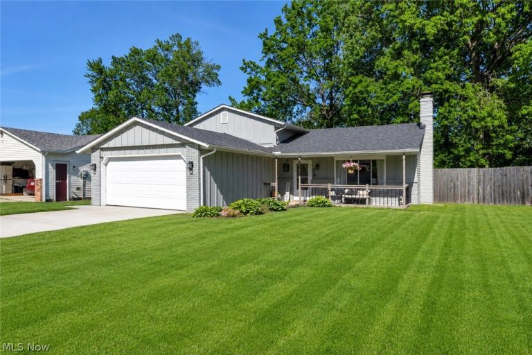 4621 Tanglewood Drive, Lorain, OH - Photo 3