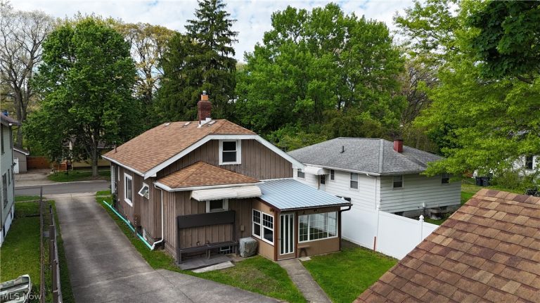 1468 Riverside Drive, Akron, OH - Photo 3