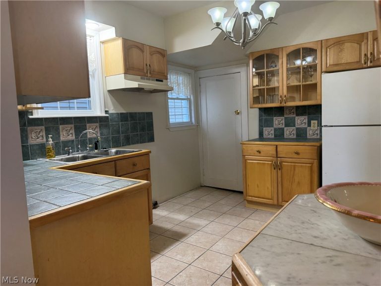 524 10th Street, Cambridge, OH - Photo 8