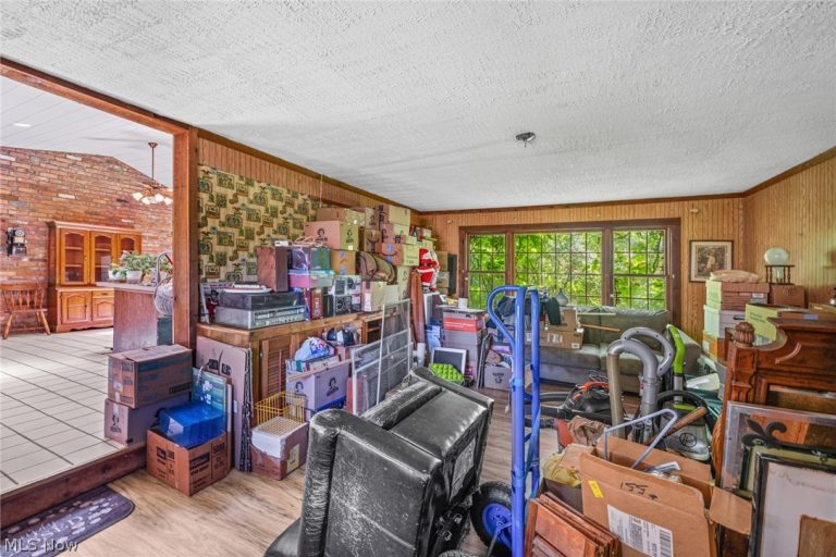 22486 Macbeth Avenue, Fairview Park, OH - Photo 8