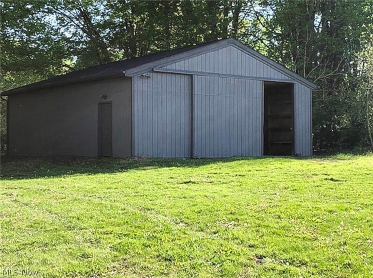 4805 Mcconnell East Road, Southington, OH - Photo 8