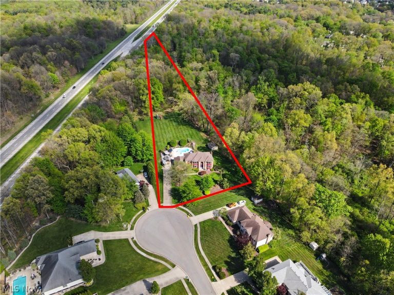 170 Oak Tree Drive, Canfield, OH - Photo 4