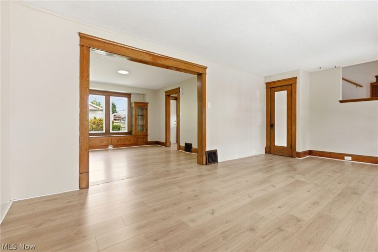 2802 Colburn Avenue, Cleveland, OH - Photo 6