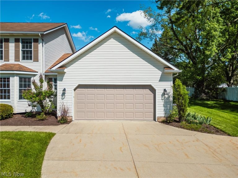 1126 Lanner Street, North Canton, OH - Photo 2