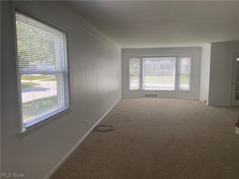24217 Woodway Road, Beachwood, OH - Photo 6