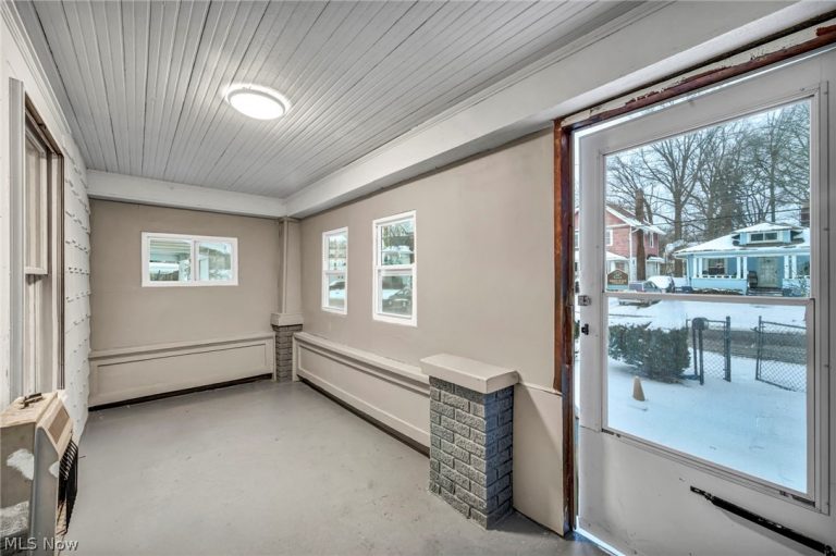 960 Whittier Avenue, Akron, OH - Photo 3