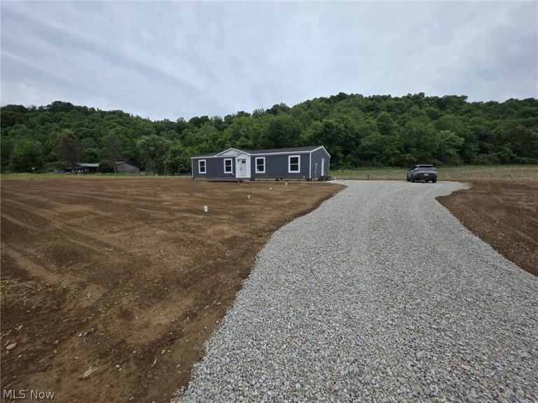 205 Riverview Drive, Malta, OH - Photo 2