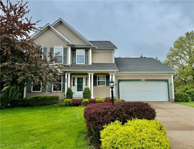 3076 Ravineview Circle, Stow, OH - Photo 2