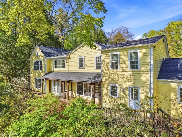50 Park Lane, Chagrin Falls, OH - Photo 4