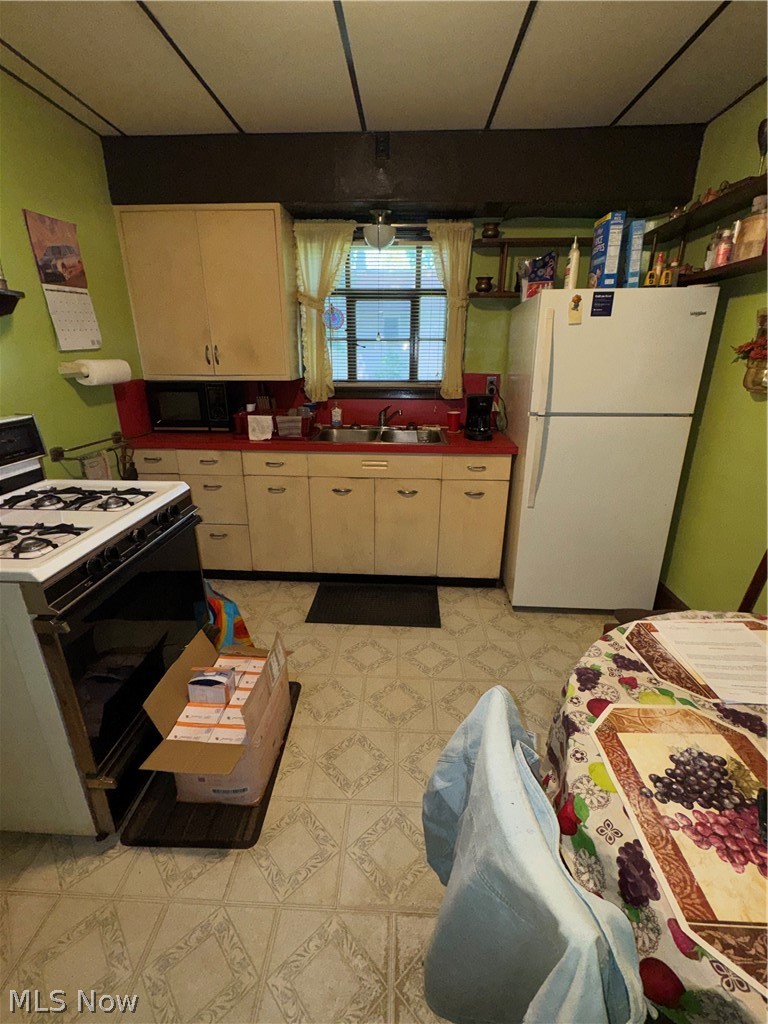 375 Arlington Street, Akron, OH - Photo 6