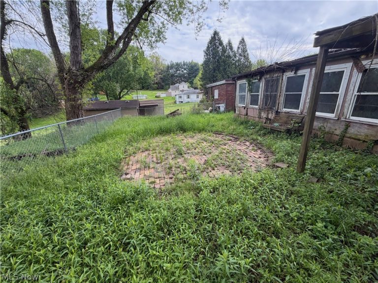 16816 Andrews Avenue, East Liverpool, OH - Photo 5