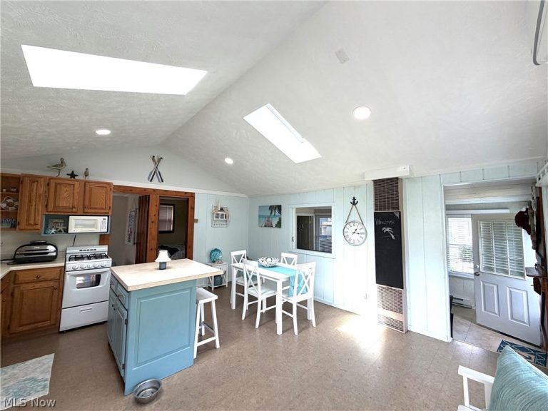 4881 Fess Drive, Geneva on the Lake, OH - Photo 6