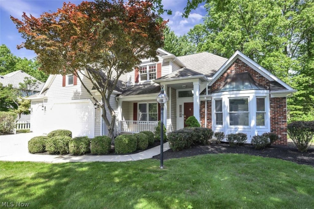 431 Avon Point Avenue, Avon Lake, OH