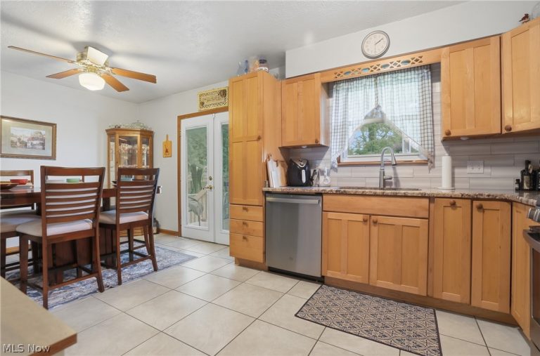 3955 Dunbar Street, Austintown, OH - Photo 5