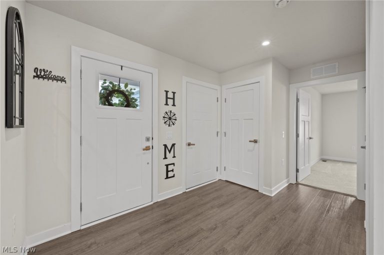 3700 Strawboard Avenue, Norton, OH - Photo 4