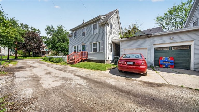 135 Byers Avenue, Akron, OH - Photo 3