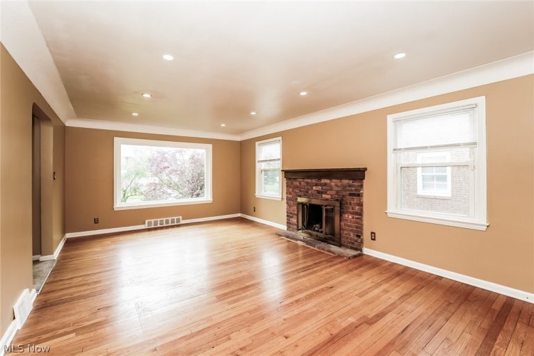 2371 Loyola Road, University Heights, OH - Photo 2