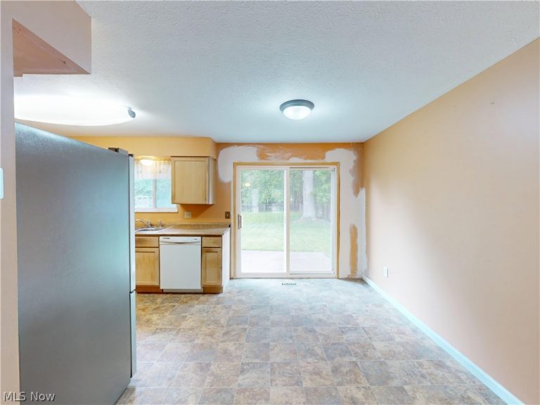 744 Arline Avenue, Eastlake, OH - Photo 5