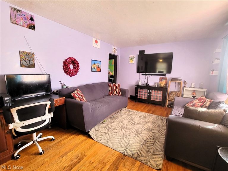 3246 Quentin Drive, Youngstown, OH - Photo 2