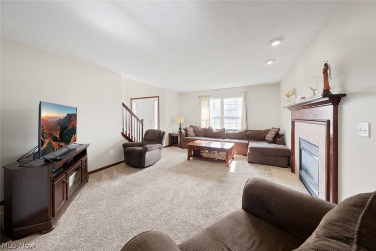 4642 Crossing Trail, Lorain, OH - Photo 5
