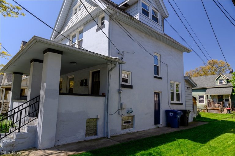 2016 Halstead Avenue, Lakewood, OH - Photo 2
